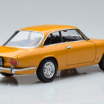 Alfa Romeo 1750 GTV Żółty Norev 1:18 - image 3 of 7