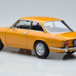 Alfa Romeo 1750 GTV Żółty Norev 1:18 - image 6 of 7