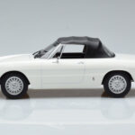 Alfa Romeo 2000 Spider Biały Norev 1:18 - image 3 of 7