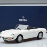 Alfa Romeo 2000 Spider Biały Norev 1:18 - image 7 of 7
