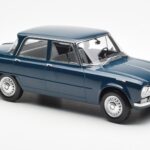 Alfa Romeo Giulia TI Petrol Niebieski Norev 1:18 - image 4 of 6