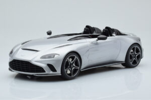 Aston Martin V12 Speedster Srebrny GT Spirit 1:18