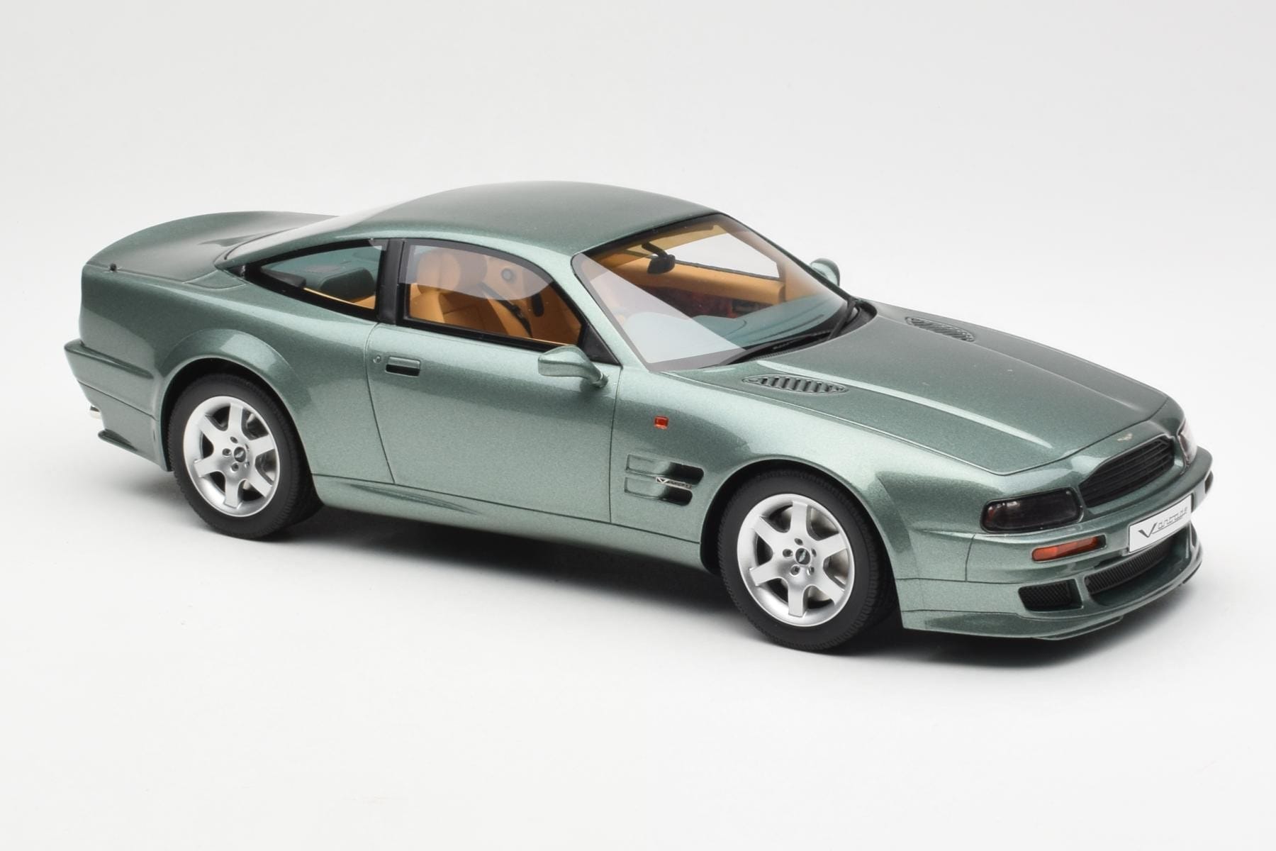Aston Martin V8 Vantage Zielony GT Spirit 1:18 GT345 Żywica — zdjęcie 4 z 6