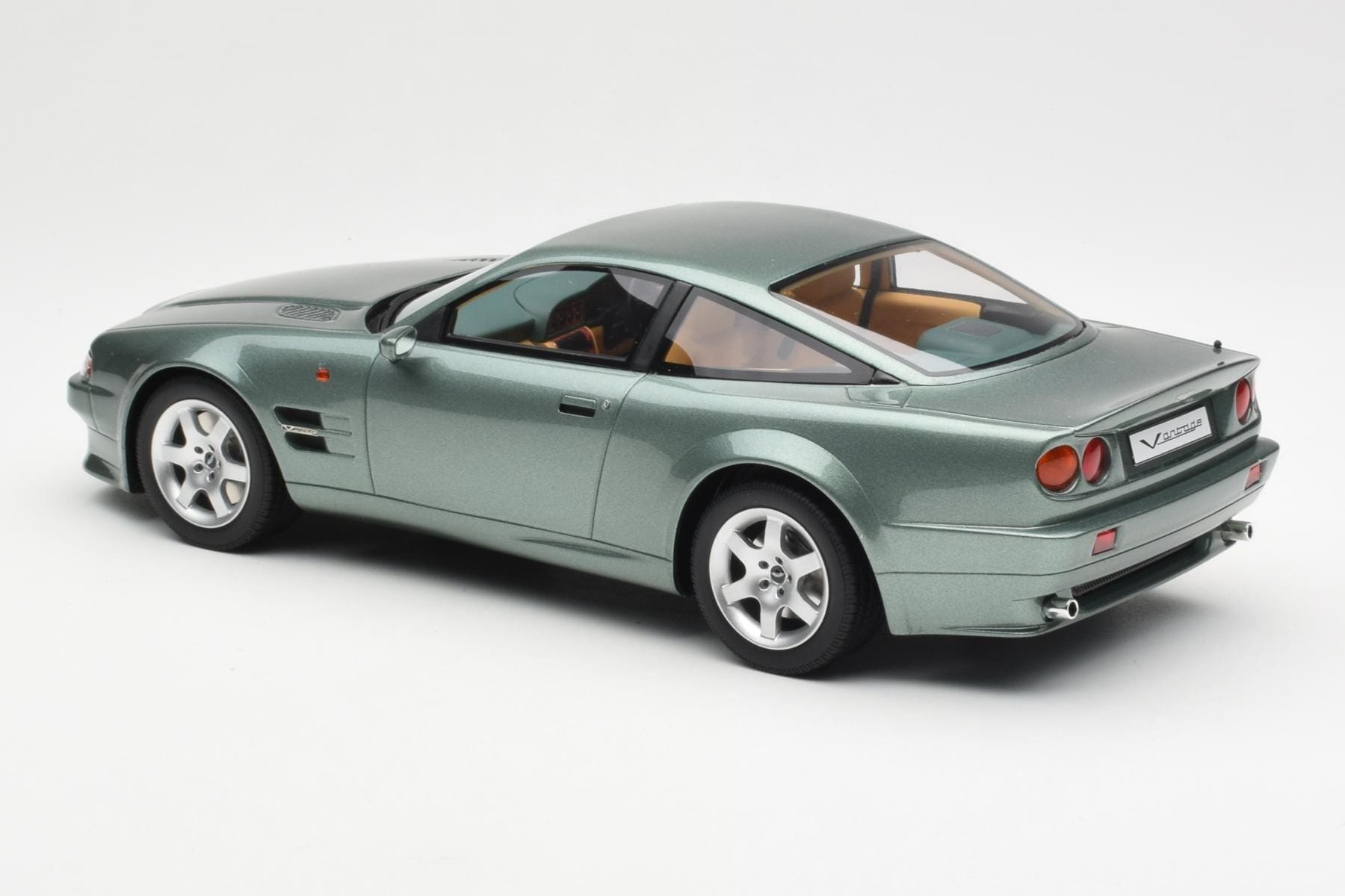 Aston Martin V8 Vantage Zielony GT Spirit 1:18 GT345 Żywica — zdjęcie 5 z 6