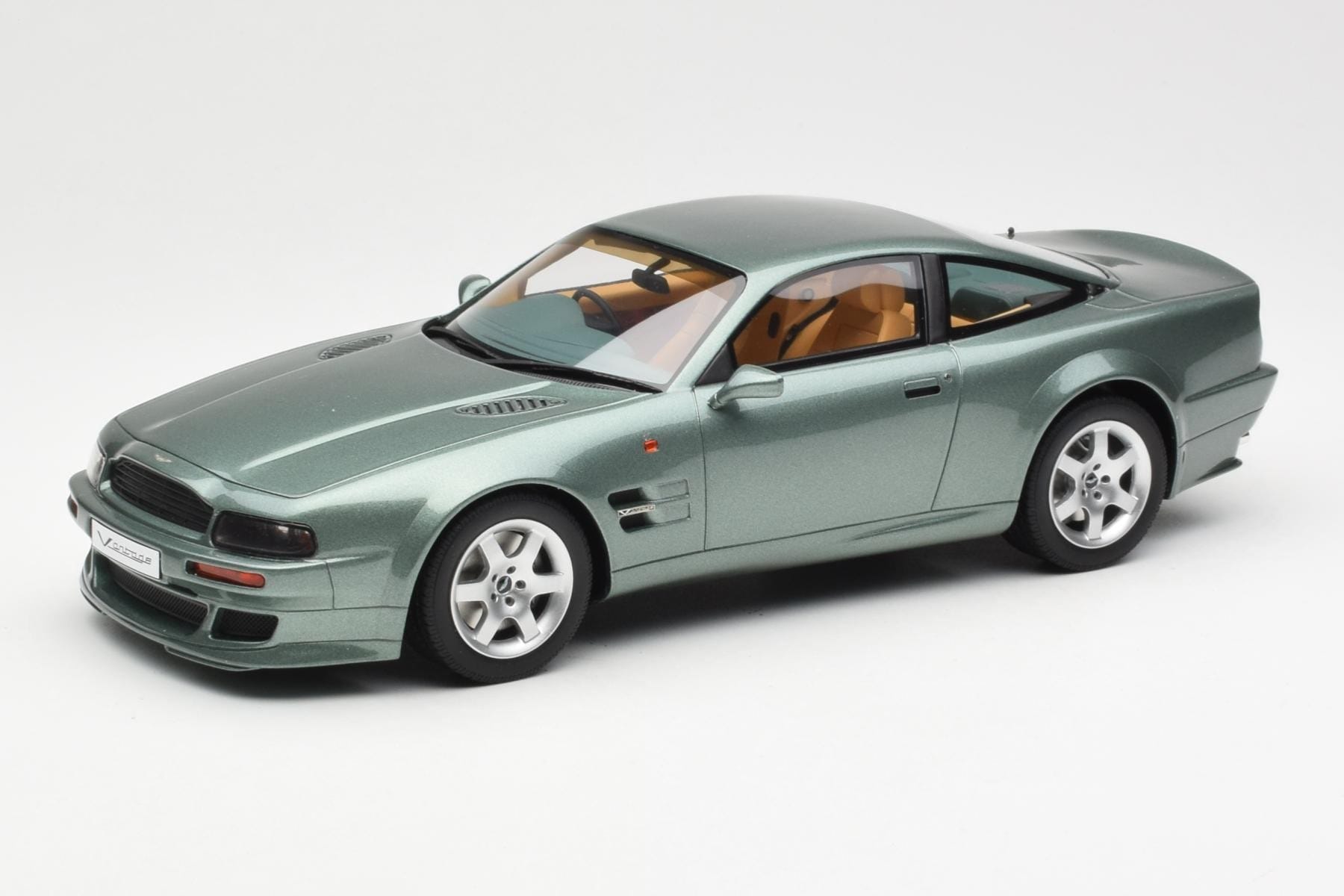 Aston Martin V8 Vantage Zielony GT Spirit 1:18 GT345 Żywica