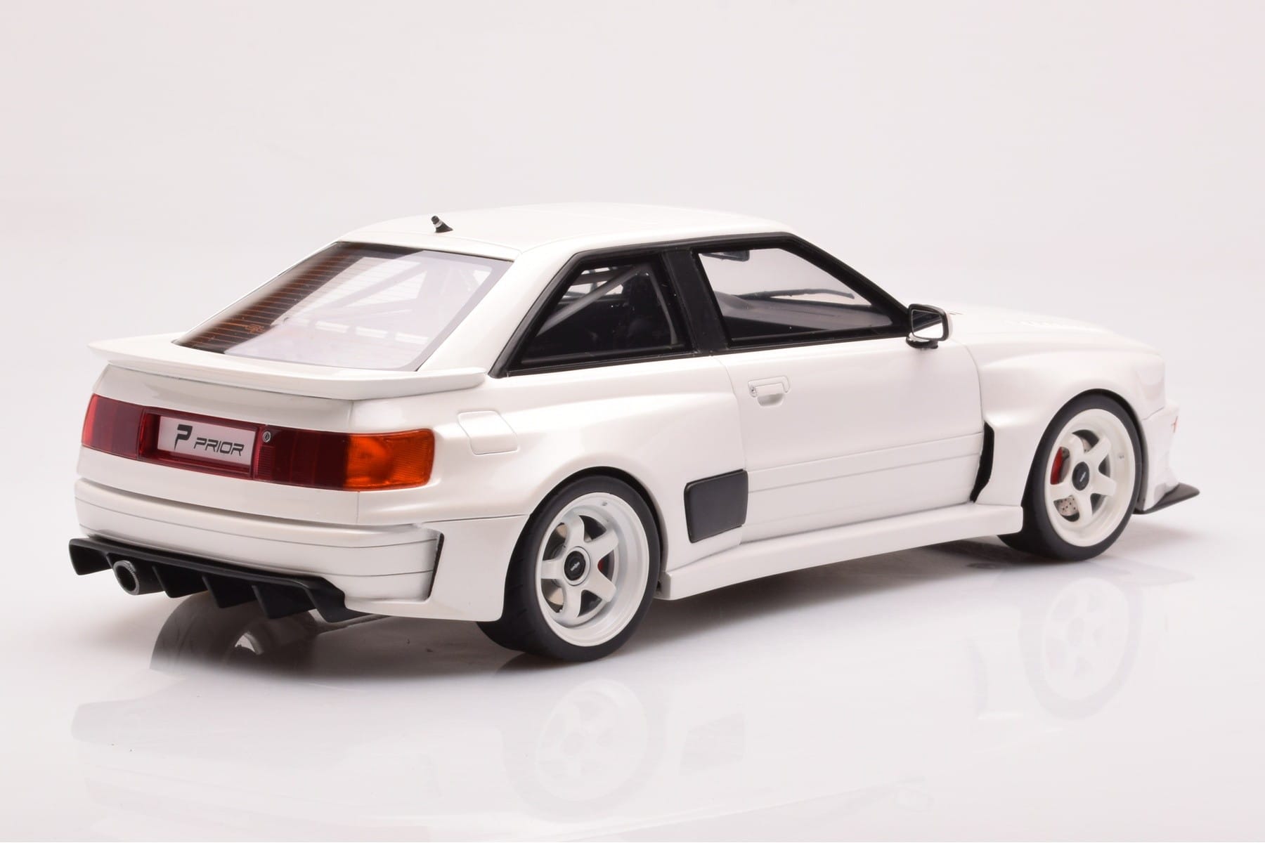 Audi 80 B4 Coupe RS2 Prior Design Biały Otto 1:18 OT913 Żywica — zdjęcie 2 z 6