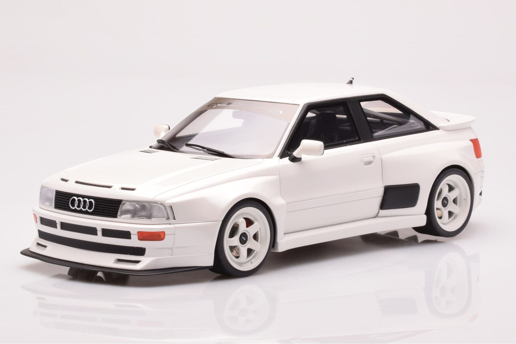 Audi 80 B4 Coupe RS2 Prior Design Biały Otto 1:18 OT913 Żywica