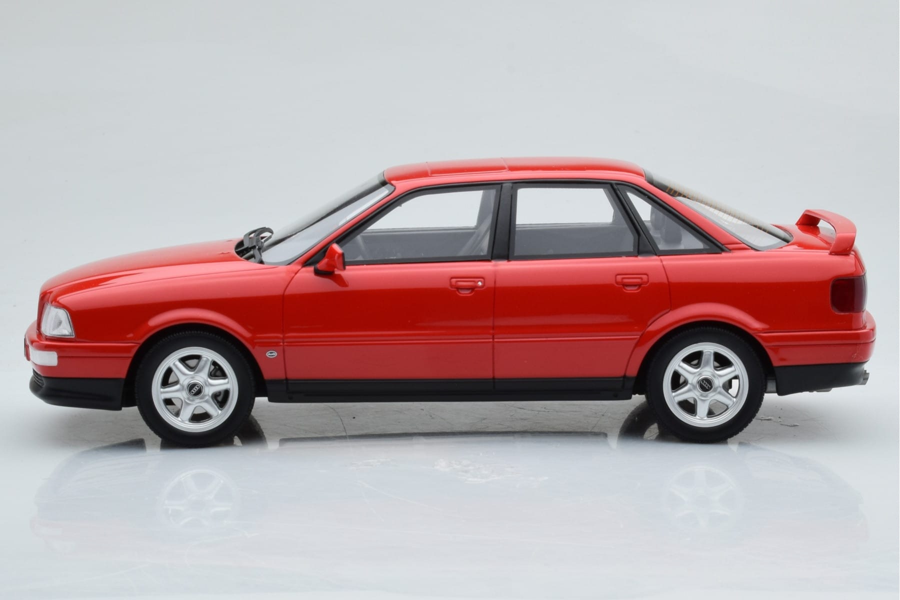 Audi 80 B4 Quattro Competition Laser Czerwony Otto 1:18 OT355 Żywica — zdjęcie 3 z 6