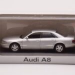 Audi A8 D2 Srebrny Zielony Pasek Minichamps 1:43 - image 4 of 4