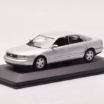 Audi A8 D2 Srebrny Minichamps 1:43 - image 2 of 4