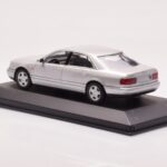Audi A8 D2 Srebrny Minichamps 1:43 - image 3 of 4