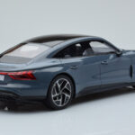 Audi E-Tron GT Szary GT Spirit 1:18 - image 2 of 6