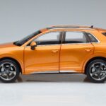 Audi Q3 F3 Pomarańczowy FAW 1:18 05730Q32019 Metal - image 4 of 7