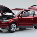 Audi Q7 4L Granatowy Czerwony Kyosho 1:18 - image 2 of 8