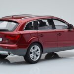 Audi Q7 4L Granatowy Czerwony Kyosho 1:18 - image 3 of 8