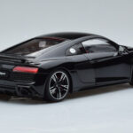 Audi R8 Performance Czarny Kengfai 1:18 - image 3 of 10