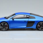 Audi R8 Performance Niebieski Kengfai 1:18 - image 5 of 10