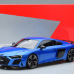Audi R8 Performance Niebieski Kengfai 1:18 - image 10 of 10