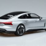 Audi RS e-tron GT Srebrny Norev 1:18 188381 Metal - image 2 of 6