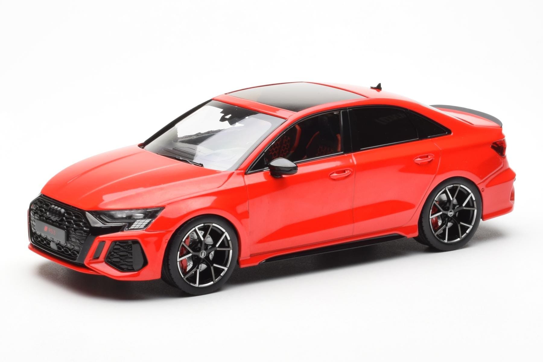 Audi RS3 8Y Sedan Czerwony MCG 1:18 MCG18451 Metal