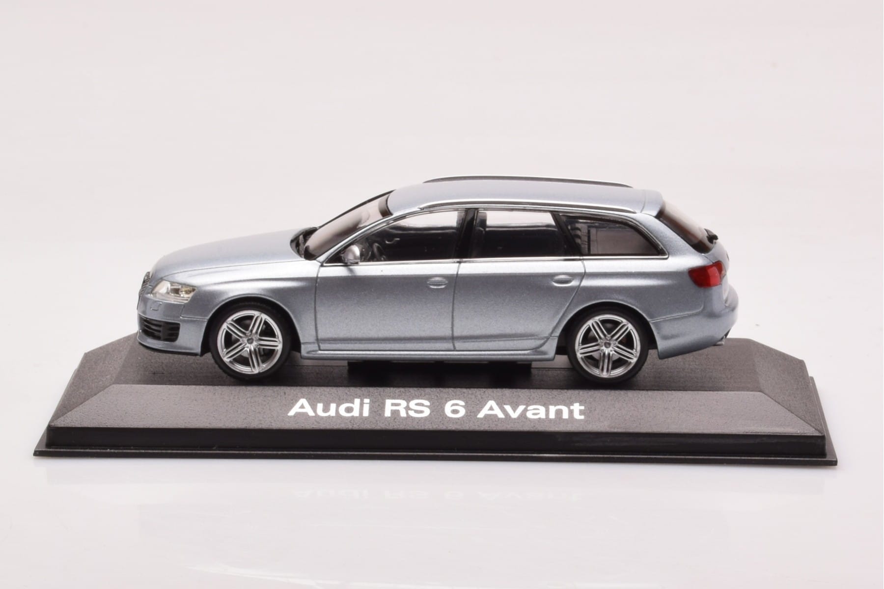 Audi RS6 C6 Monza Srebrny Minichamps 1:43 5010710213 Metal