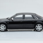 Audi S8 D2 Czarny Otto 1:18 - image 3 of 6