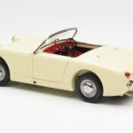 Austin-Healey Sprite Mk I Open Old English Biały Kyosho 1:18 08953EW - image 7 of 8