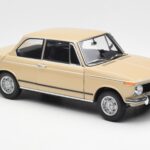 BMW 2002 Ti E10 Sahara Beżowy Kyosho 1:18 08541BG - image 6 of 8