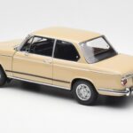 BMW 2002 Ti E10 Sahara Beżowy Kyosho 1:18 08541BG - image 7 of 8