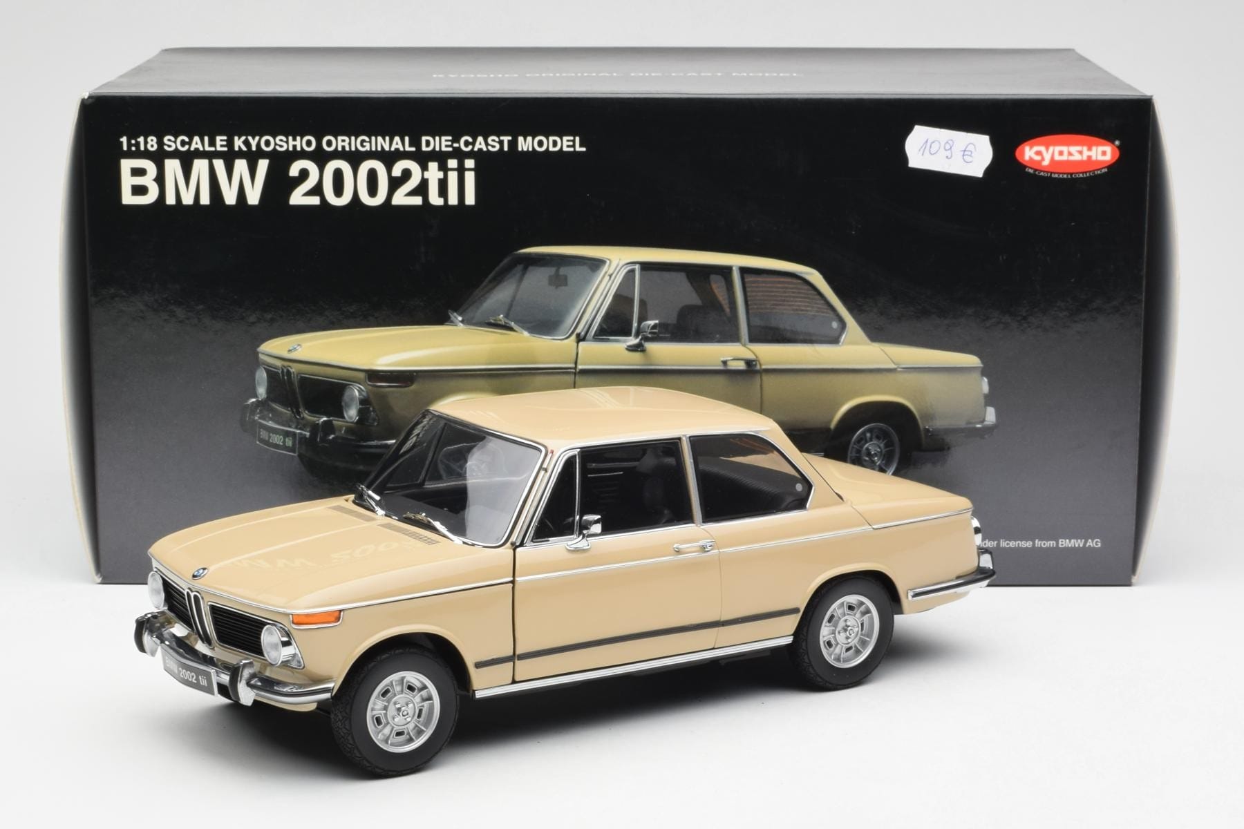 BMW 2002 Ti E10 Sahara Beżowy Kyosho 1:18 08541BG Metal — zdjęcie 8 z 8