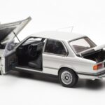 BMW 323i E21 Aspen Srebrny AUTOart 1:18 - image 5 of 8