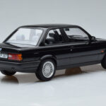 BMW 325i E30 Czarny Norev 1:18 - image 2 of 6