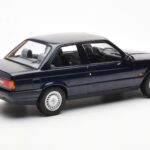 BMW 325i E30 Niebieski Metaliczny Norev 1:18 - image 2 of 6