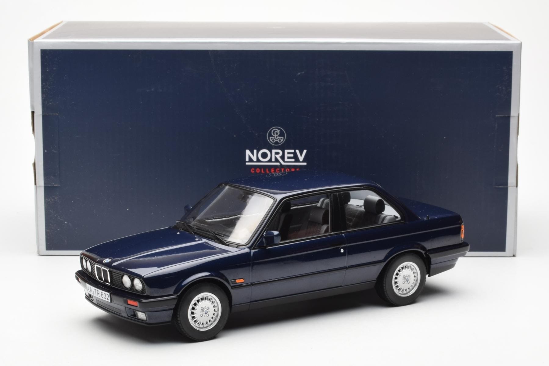 BMW 325i E30 Niebieski Metaliczny Norev 1:18 183201 Metal — zdjęcie 6 z 6