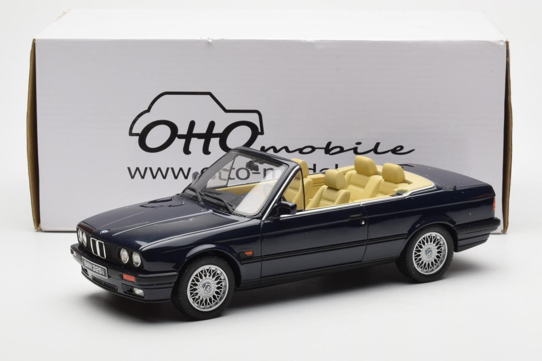 BMW 325i E30 Kabriolet Niebieski Otto 1:18 OT114 Żywica — zdjęcie 6 z 6