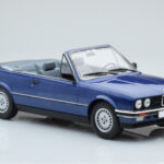 BMW 325i E30 Kabriolet Niebieski MCG 1:18 - image 3 of 5