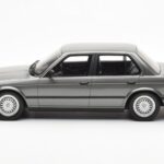 BMW 325i E30 Sedan Dolphin Szary Otto 1:18 - image 3 of 6