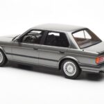 BMW 325i E30 Sedan Dolphin Szary Otto 1:18 - image 5 of 6