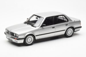 BMW 325i E30 Srebrny Otto 1:18 OT912