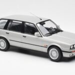 BMW 325i E30 Touring Srebrny Norev 1:18 183216 - image 4 of 6