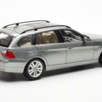 BMW 330i E91 Touring Szary Metallic Kyosho 1:18 - image 3 of 8