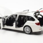 BMW 335i F31 Touring Alpine Biały Paragon 1:18 - image 5 of 8