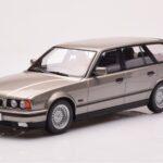 BMW 530i E34 Touring Szary Metaliczny MCG 1:18
