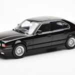 BMW 540i E34 Czarny Metallic MCG 1:18