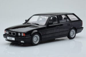 BMW 540i E34 Touring Czarny Metaliczny MCG 1:18 MCG18329