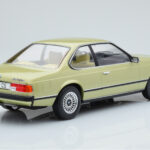 BMW 628 CSi E24 Jasnozielony MCG 1:18 - image 2 of 5