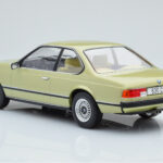BMW 628 CSi E24 Jasnozielony MCG 1:18 - image 4 of 5