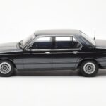 BMW 733i E23 Czarny Metallic KK-Scale 1:18 - image 3 of 6