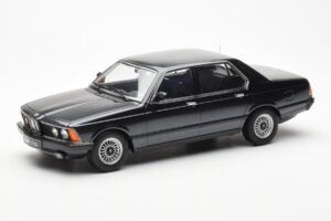 BMW 733i E23 Czarny Metallic KK-Scale 1:18 KKDC180101