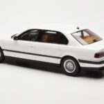 BMW 750iL E38 Asia Exclusive Biały Otto 1:18 OT836 - image 5 of 6